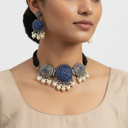 Tribal treasure pearl rope neckpiece (Blue)