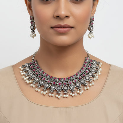 Ancient spark pearl chain neckpiece (Red)
