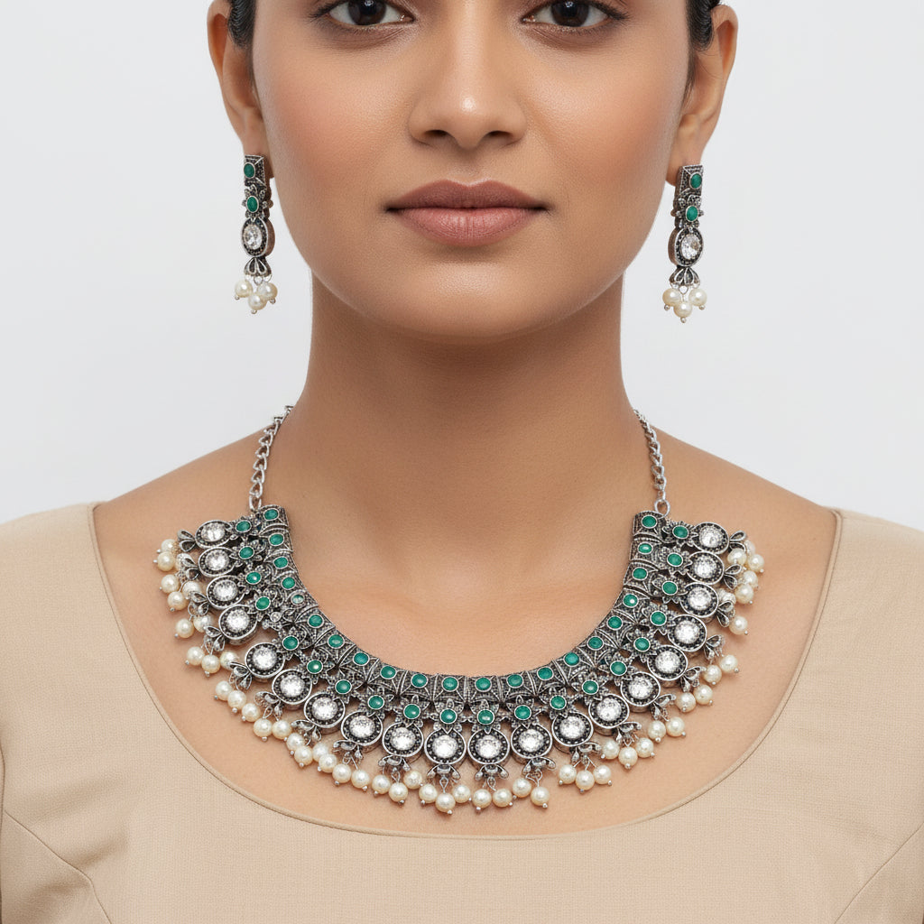 Ancient spark pearl chain neckpiece (Green)