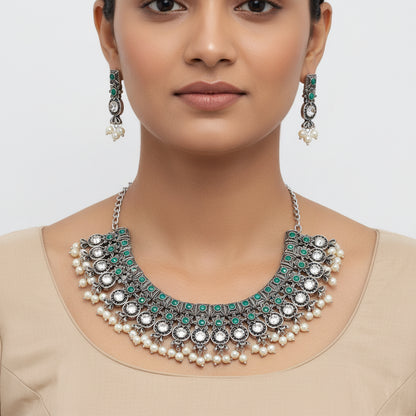 Ancient spark pearl chain neckpiece (Green)