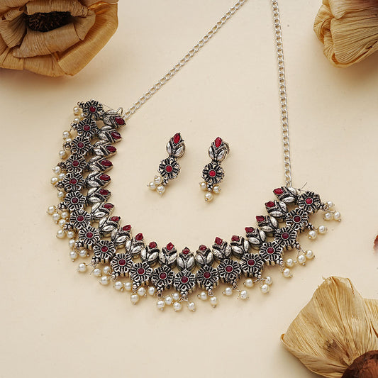 Earthbound glow stone studded chain neckpiece (Red)