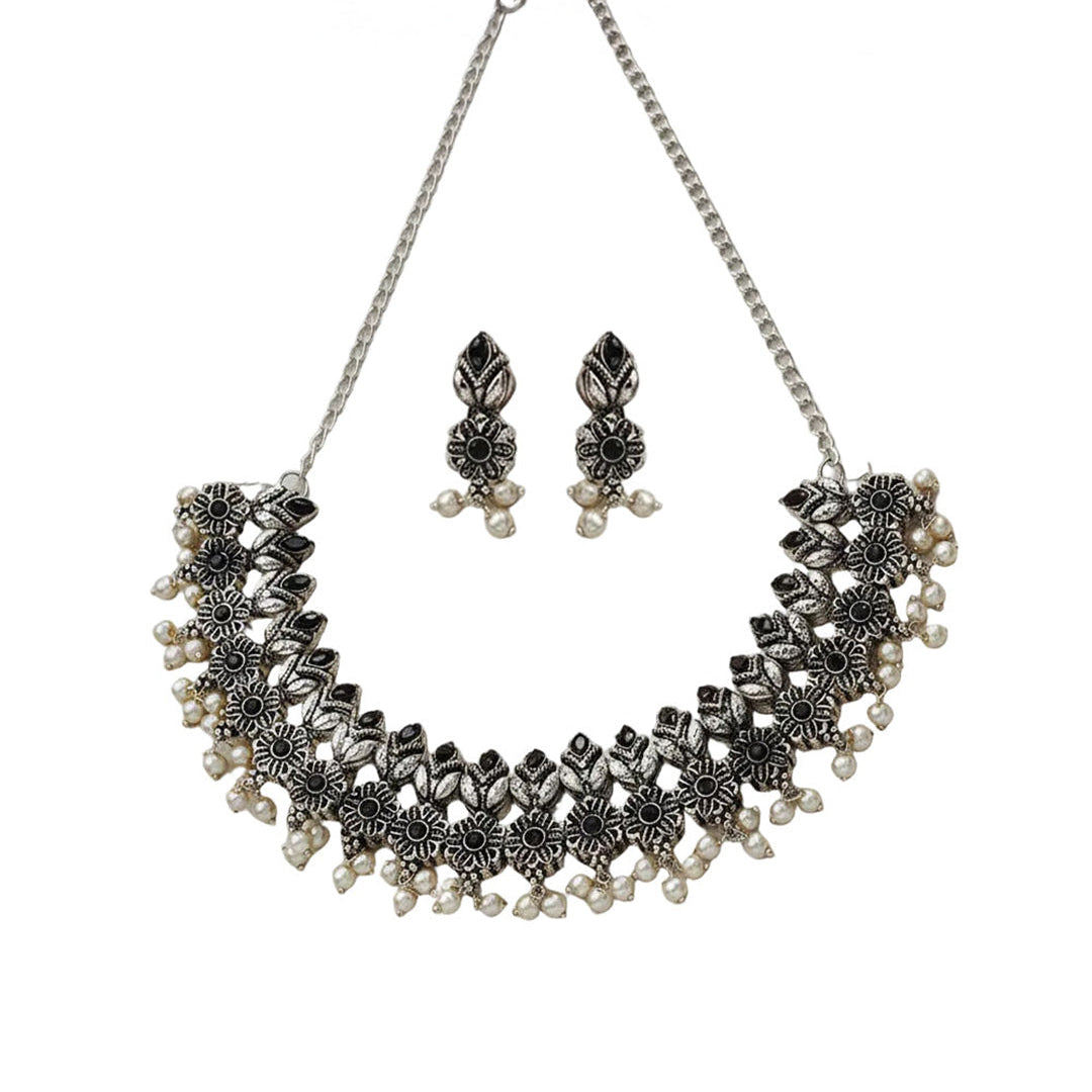 Earthbound glow stone studded chain neckpiece (Black)