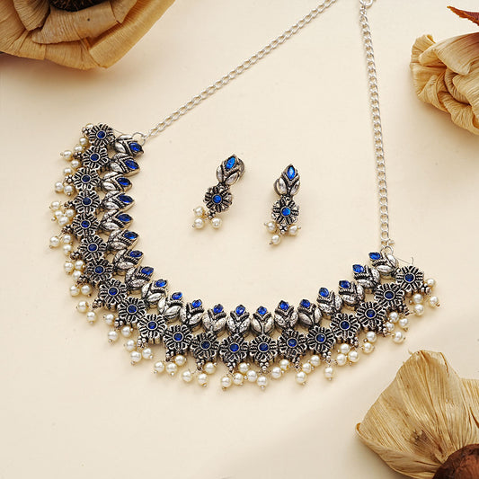 Earthbound glow stone studded chain neckpiece (Blue)