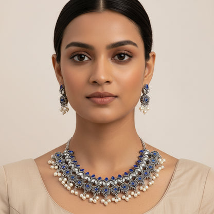 Earthbound glow stone studded chain neckpiece (Blue)