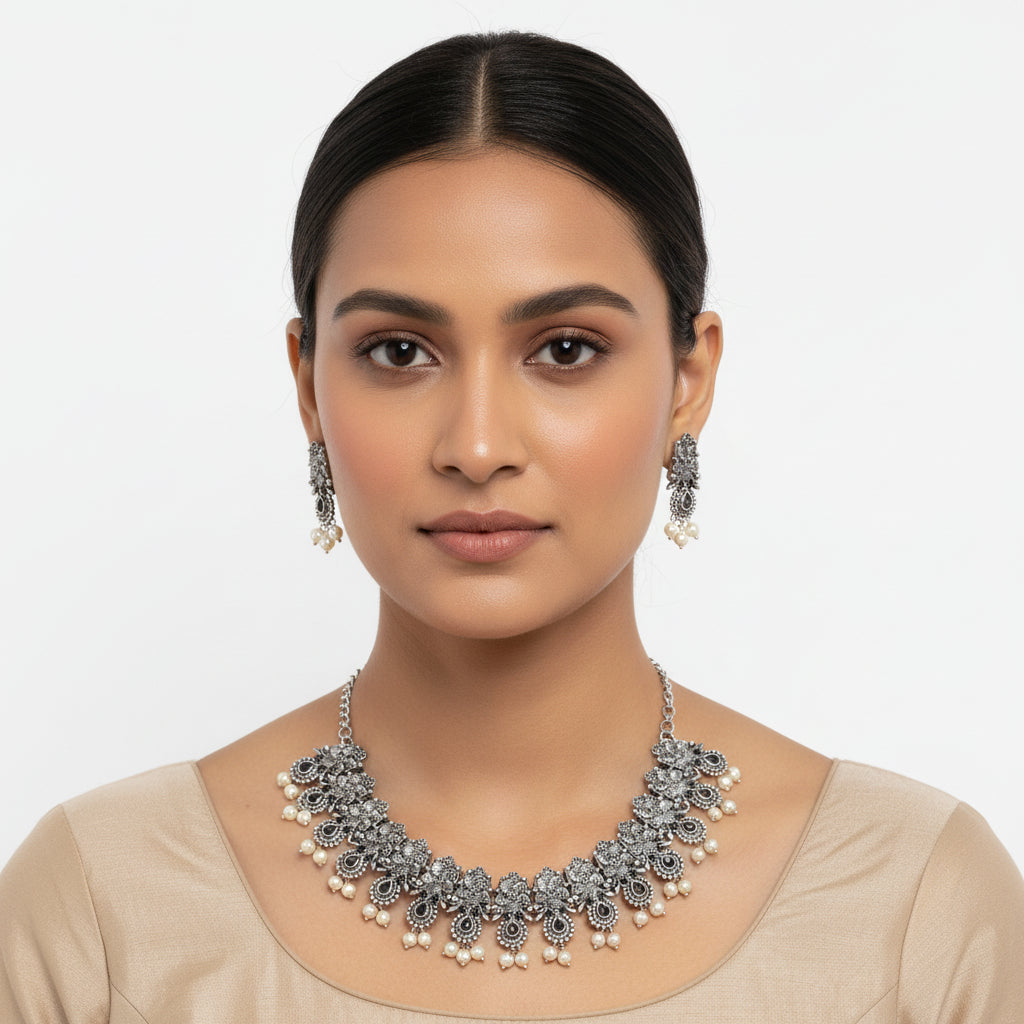 Regal blossom oxidisd chain neckpiece (Black)