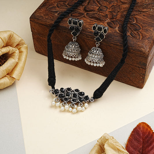 Stone saga pearl rope neckpiece (Black)