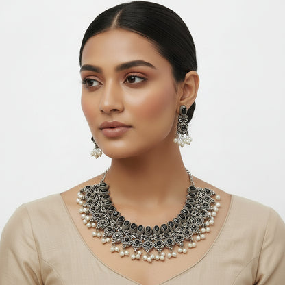 Ethnic echo stone studded rope neckpiece set (Black)