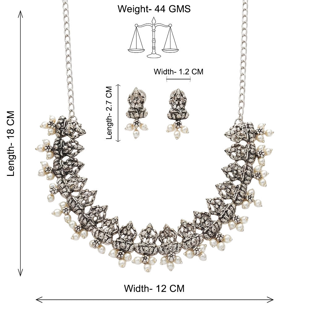 Regal silver pearl oxidised chain neckpiece (Silver)