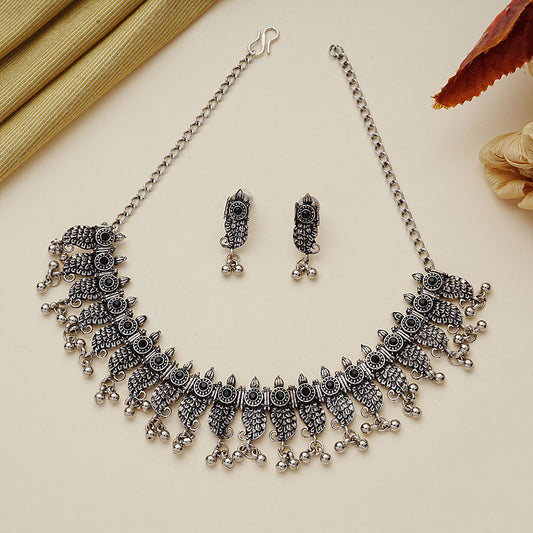 Antique charm stone studded chain neckpiece (Black)