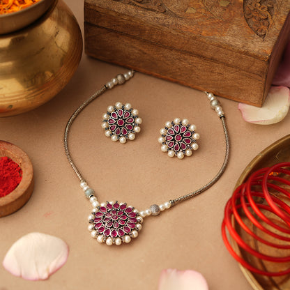 Crystal bloom oxidised chain neckpiece (Red)