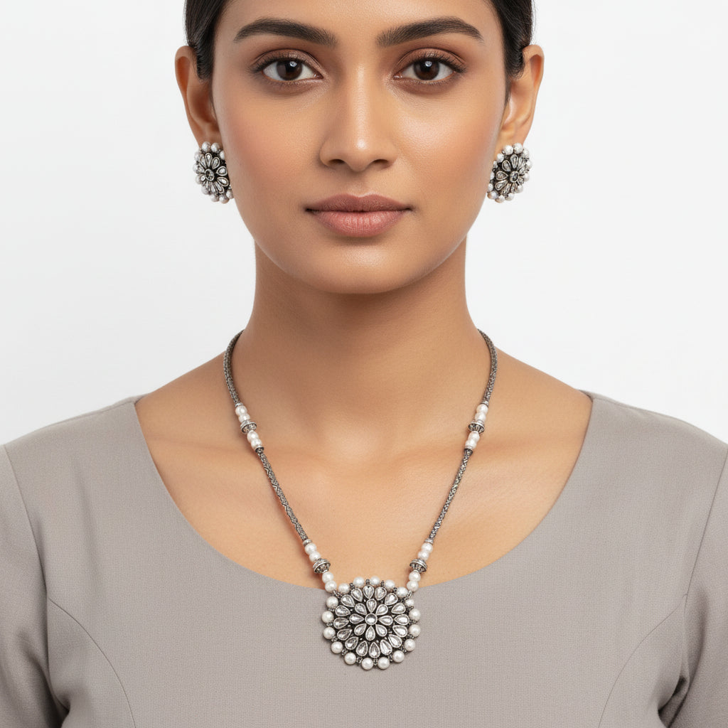 Crystal bloom oxidised chain neckpiece (White)