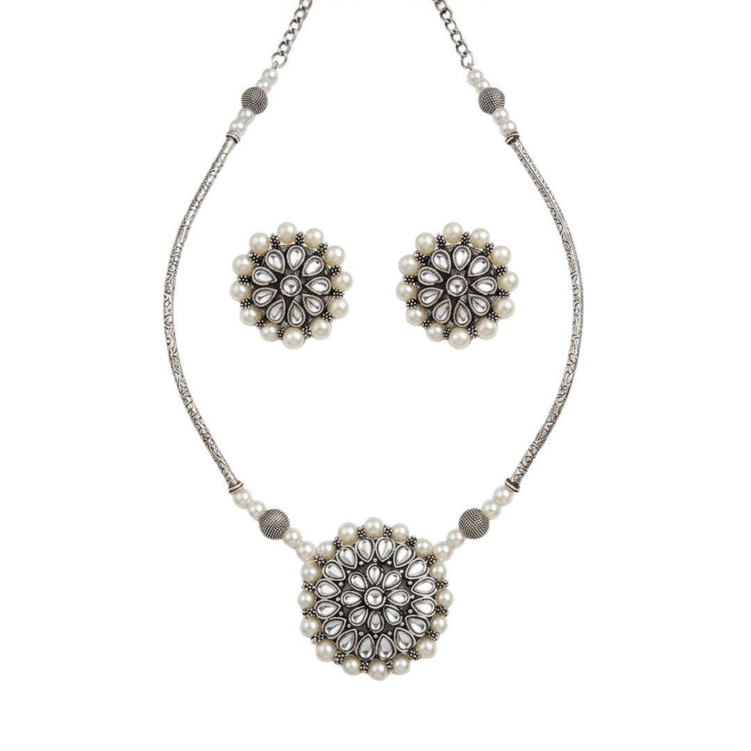Crystal bloom oxidised chain neckpiece (White)