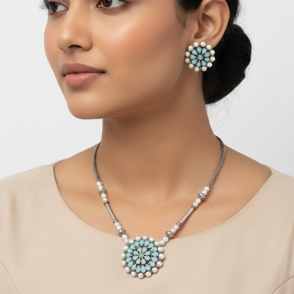 Crystal bloom oxidised chain neckpiece (Mint)