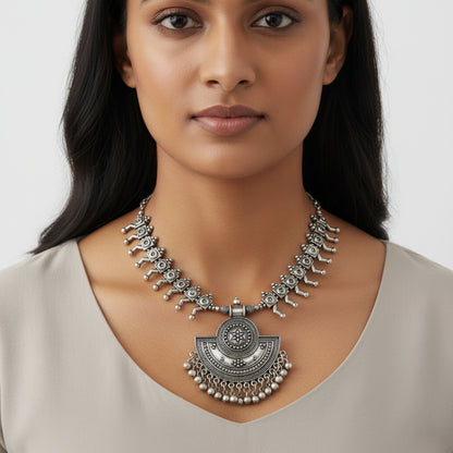 NEW Neckpiece
