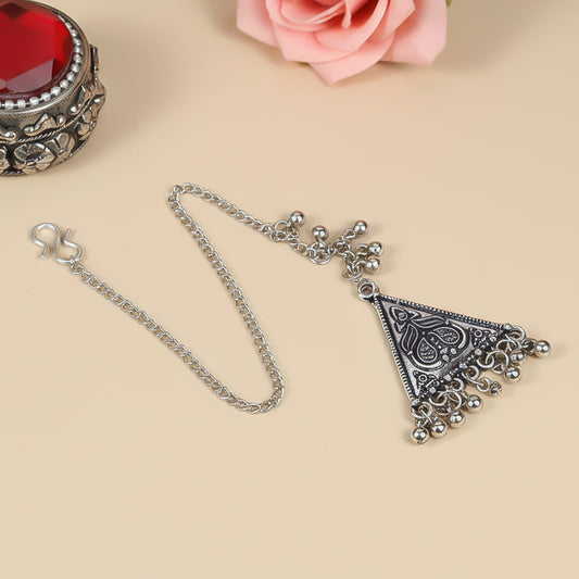 Timeless trikon oxidised mangtikka (Silver)