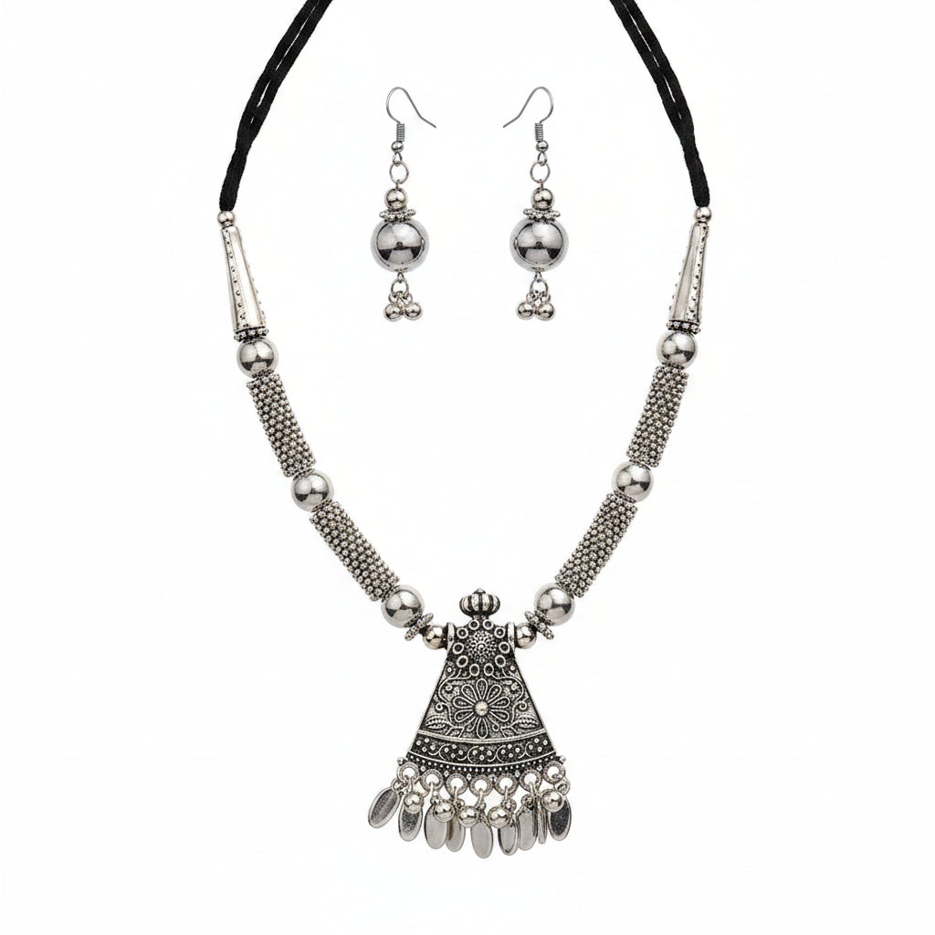 Radiant glow oxidized neckpiece (Silver)
