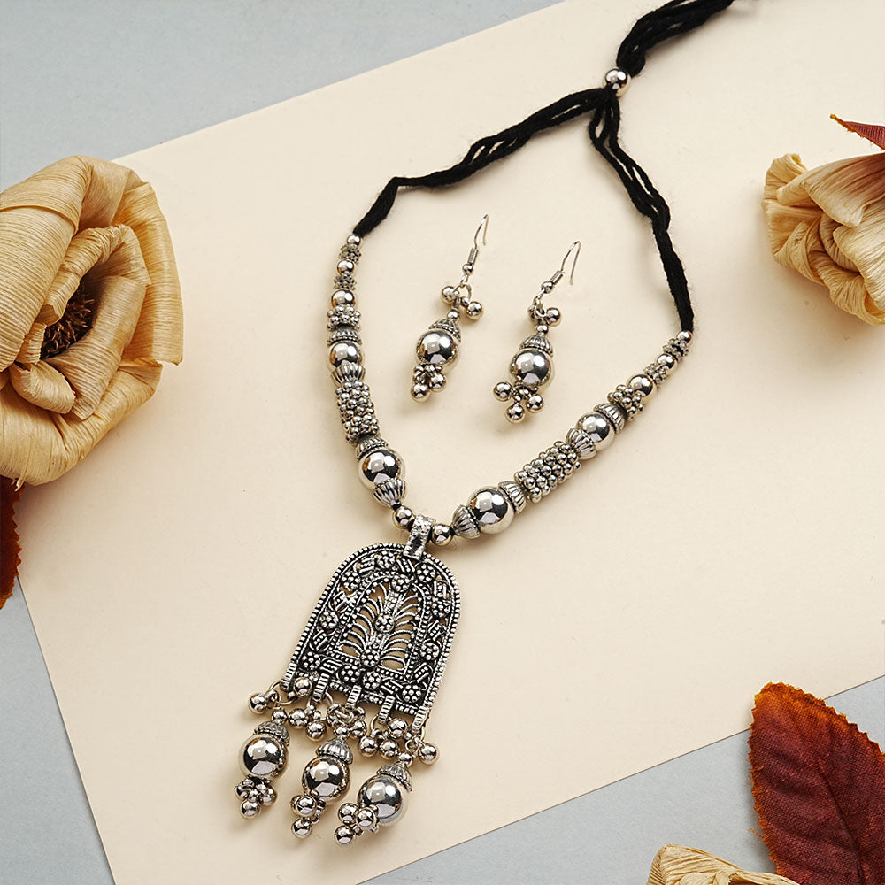 Raas Regal oxidised neckpiece (Silver)