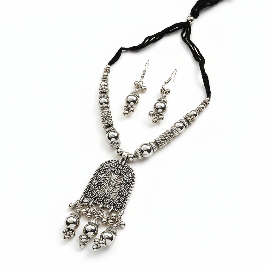 Raas Regal oxidised neckpiece (Silver)