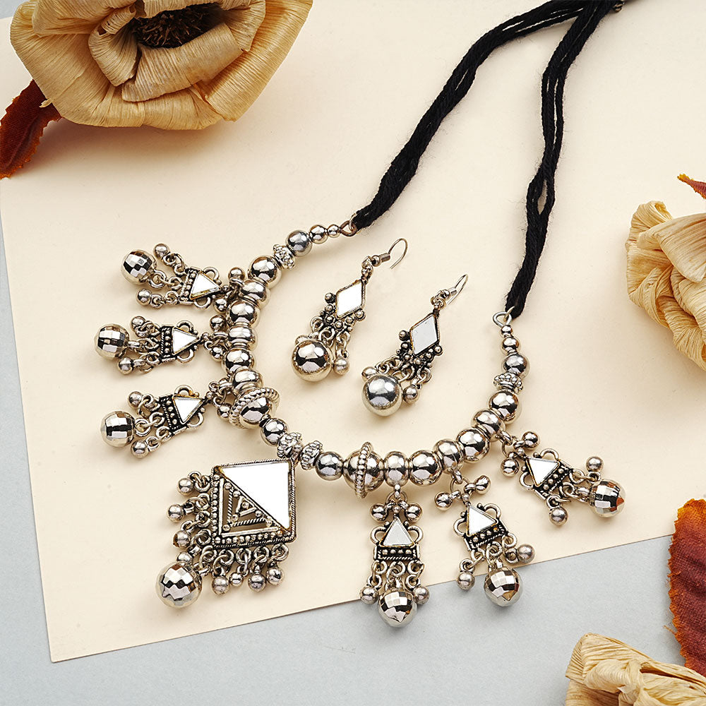 Rhythm of grace oxidised neckpiece (Silver)
