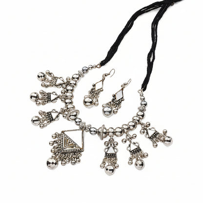 Rhythm of grace oxidised neckpiece (Silver)