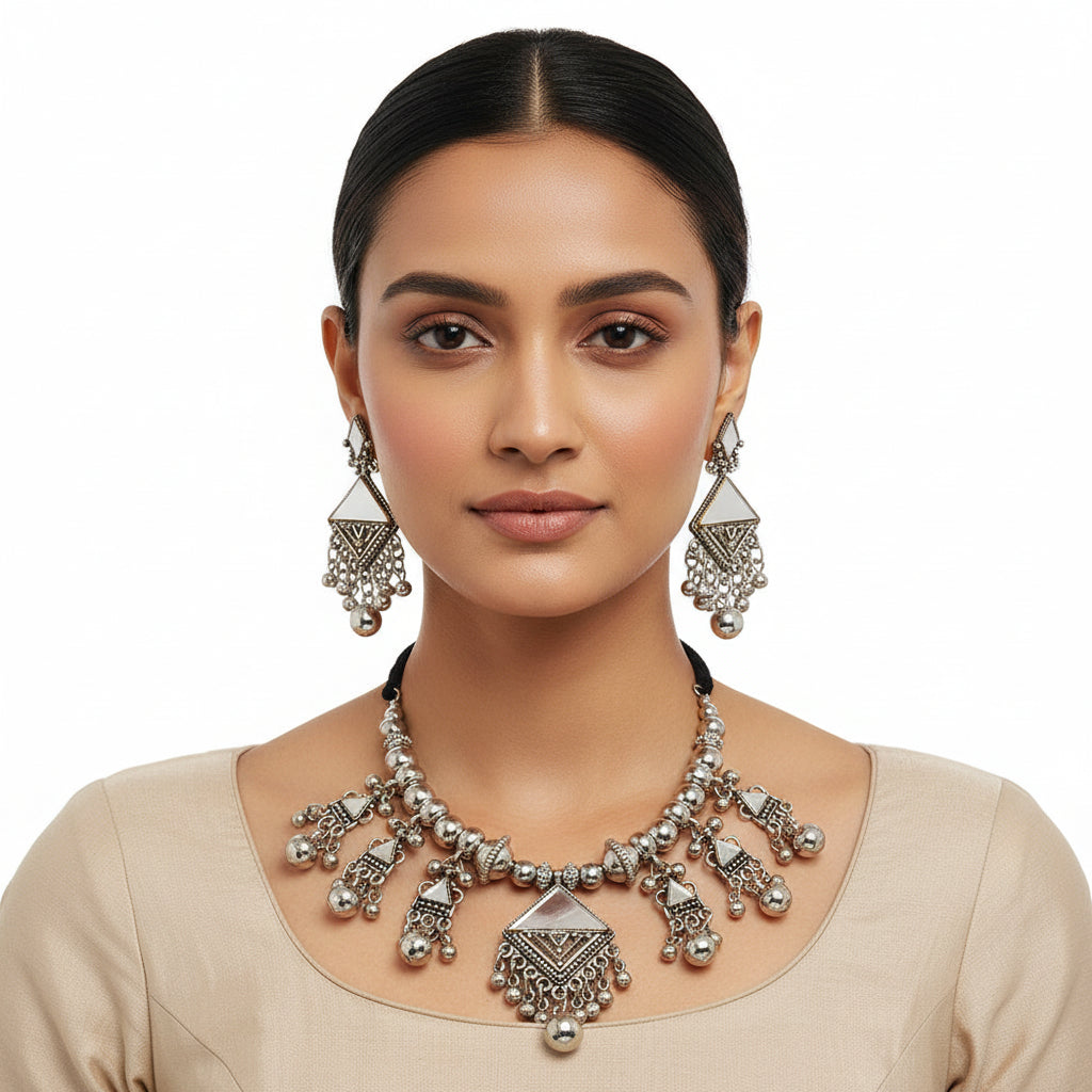 Rhythm of grace oxidised neckpiece (Silver)