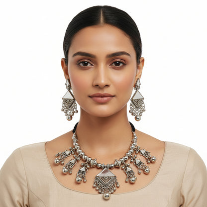 Rhythm of grace oxidised neckpiece (Silver)