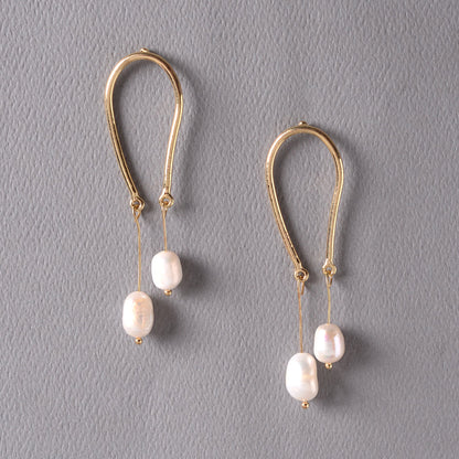 Hanging Pearly  Earrings