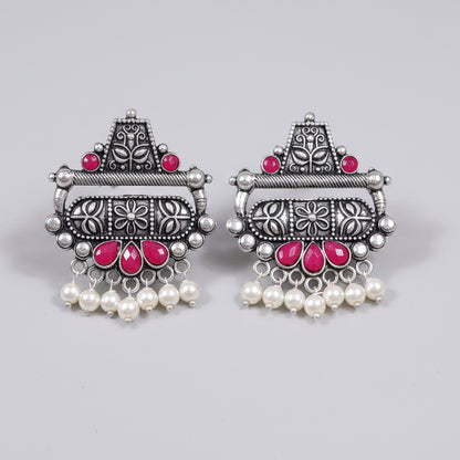 Floral Carved pearl stud earring (Red)