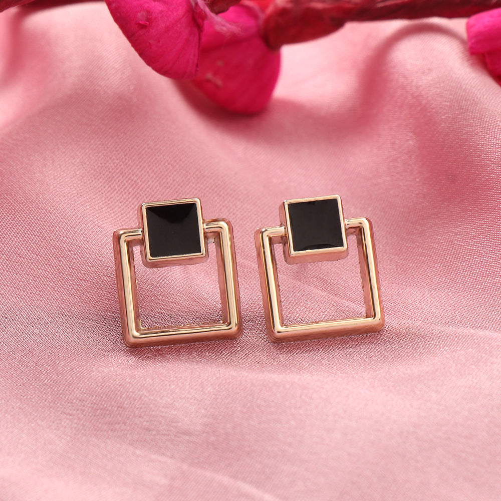 Golden Edge- Stone studded dangler earrings