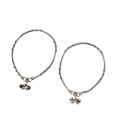 Timeless tinkle oxidised anklet (Silver)