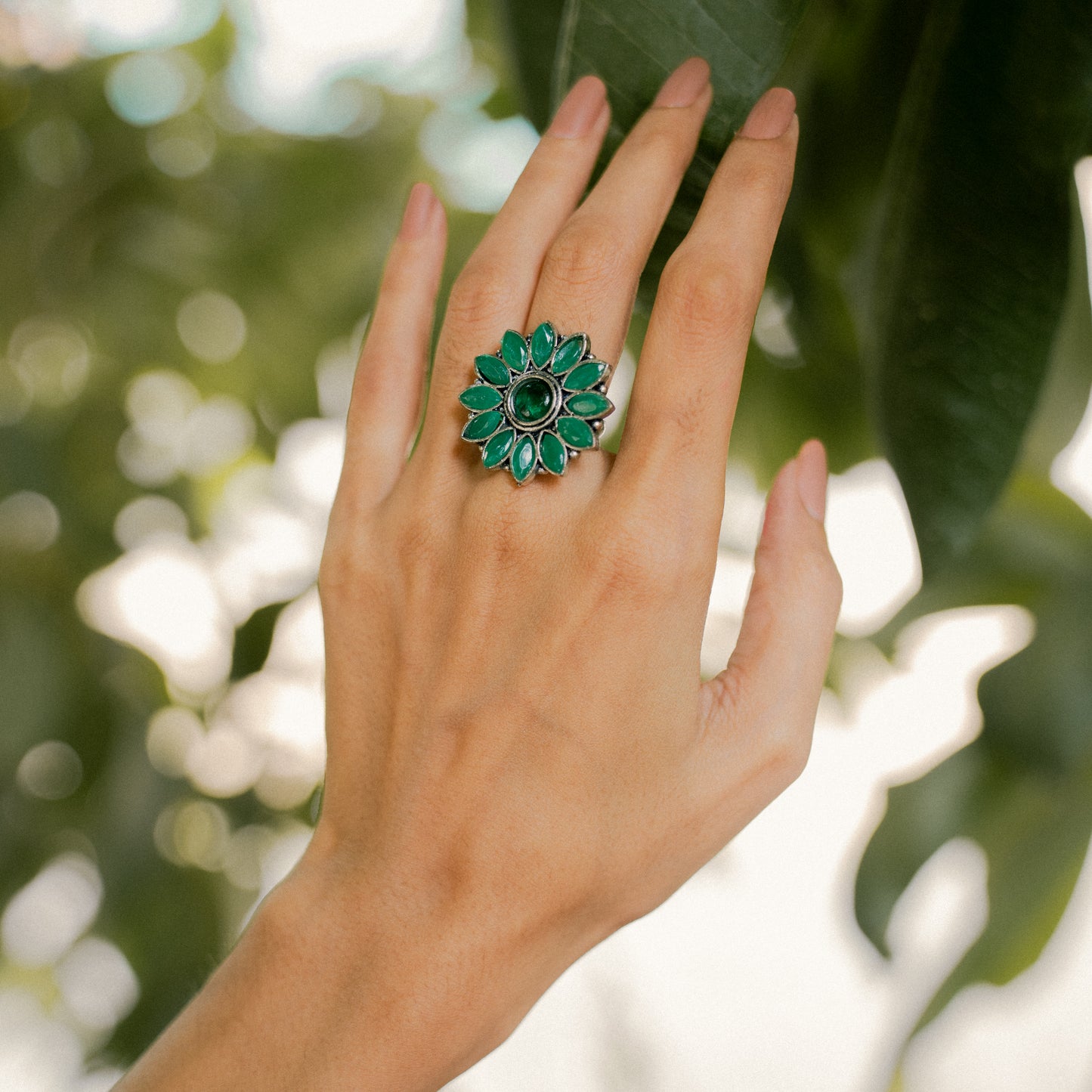 Everyday orchid stone studded oxidized rings (Green)