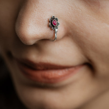 Dainty blossom oxidised nosepin (Red)