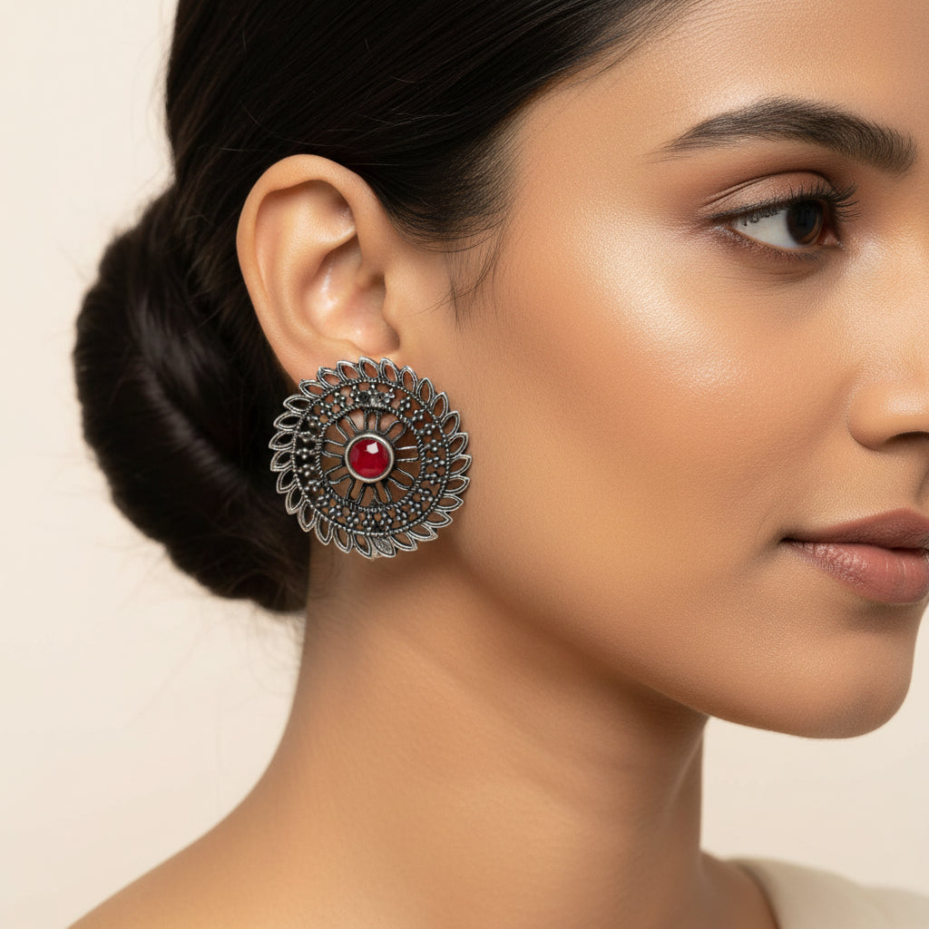 Charming Chakra stud earrings (Dark Maroon)