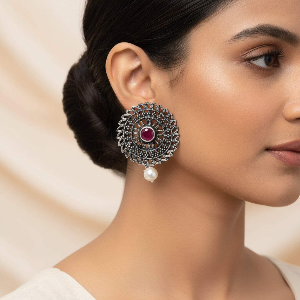 Charming Chakra stud earrings (Red)
