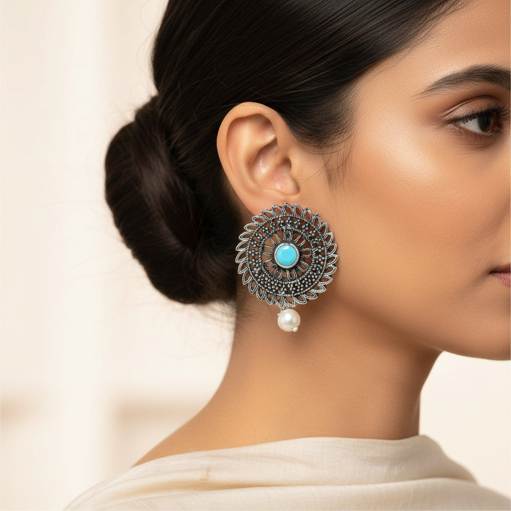 Charming Chakra stud earrings (Sky Blue)