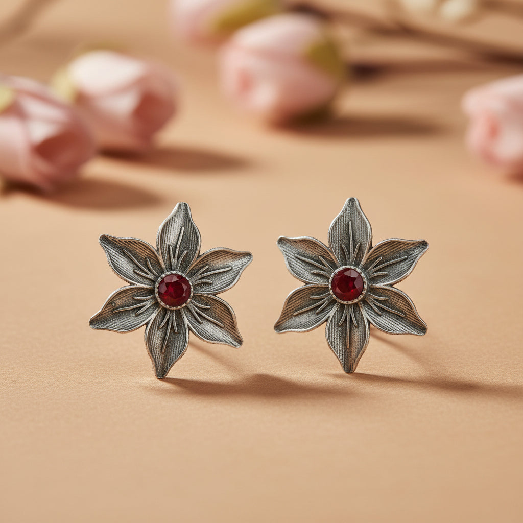 Minima-lily stud earrings (Dark Maroon)