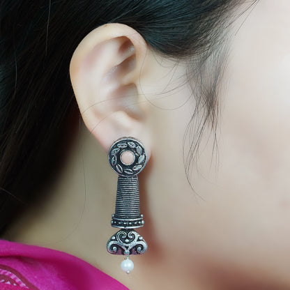 Light Orangish Stone Studded Delicate Oxidised Earrings With Hanging Pearl