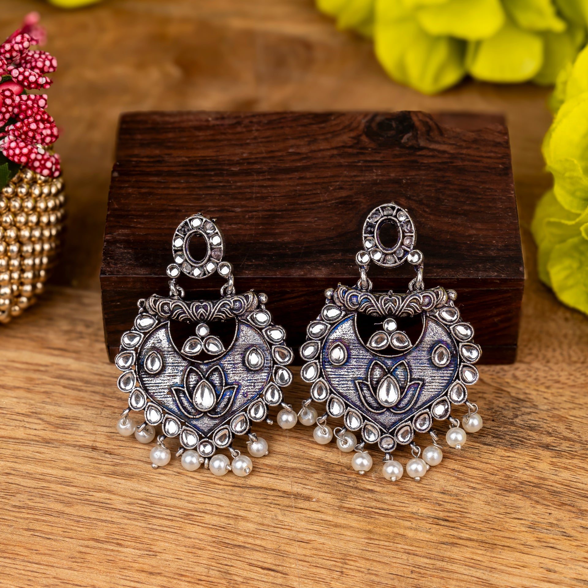 Phuljhadi prestine Dangler earrings (White) – StylishKudi