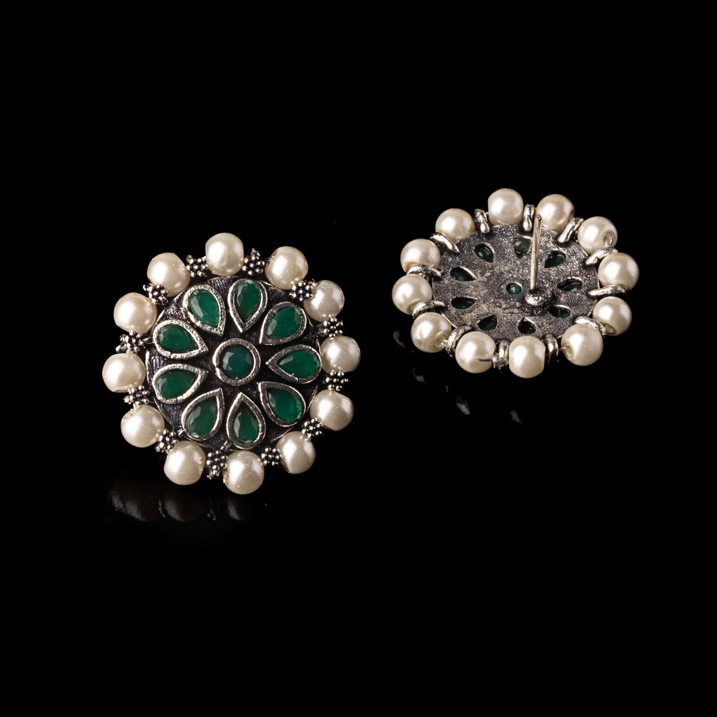 Stylish Brass Piped Neckpiece With Earrings Embellished With Green Stone And Pearls