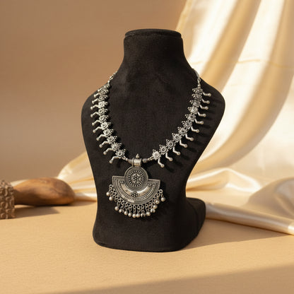 NEW Neckpiece