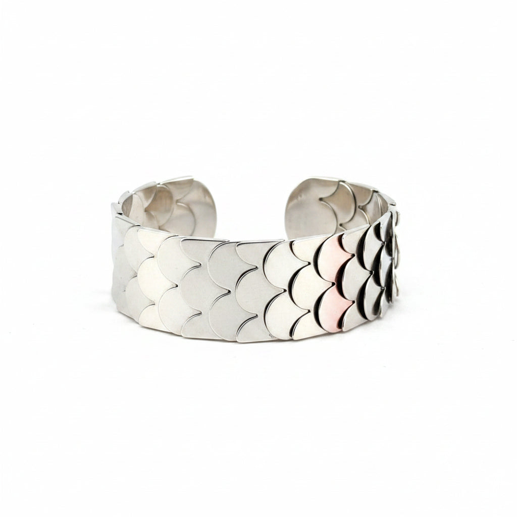 Flexible Metallic Link Bracelet