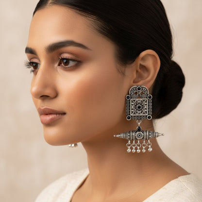 Chakor swirls Gunghroo Dangler earring (Black)