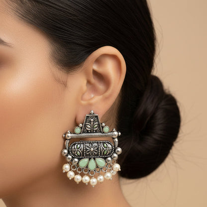 Floral Carved pearl stud earring (Pista)