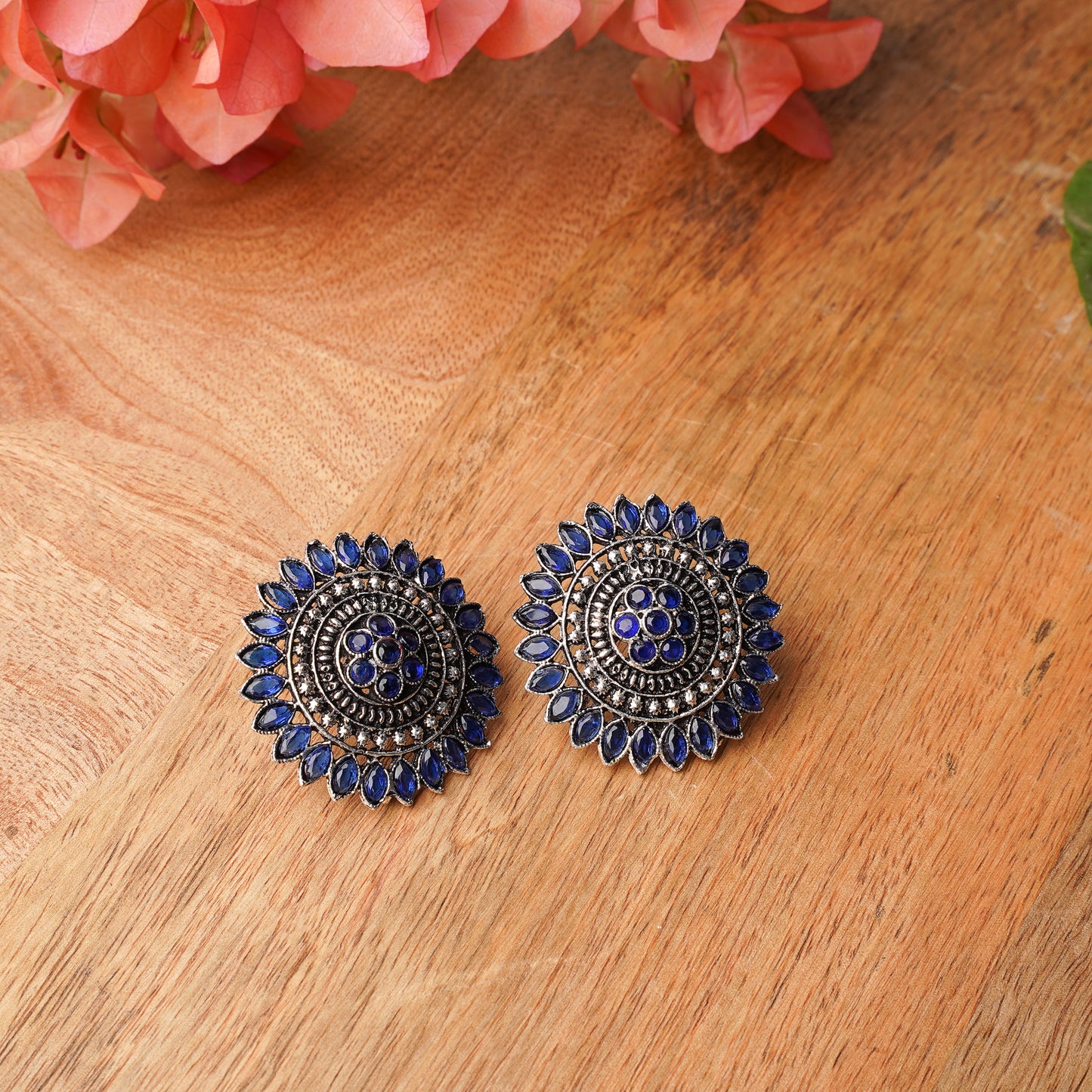 Traditional twish stud earring (Blue)