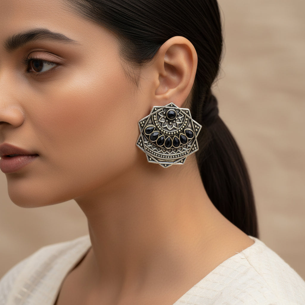 Mandala Hexa stud earrings (Black)