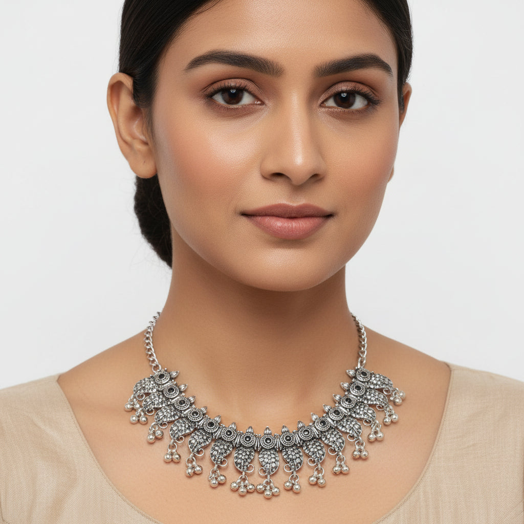 Antique charm stone studded chain neckpiece (Black)