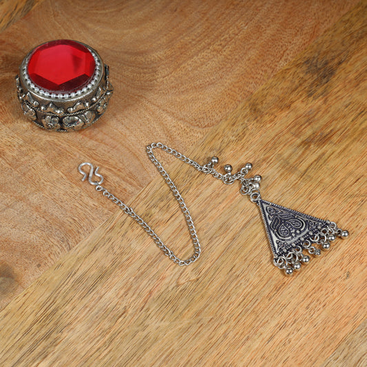 Timeless trikon oxidised mangtikka (Silver)