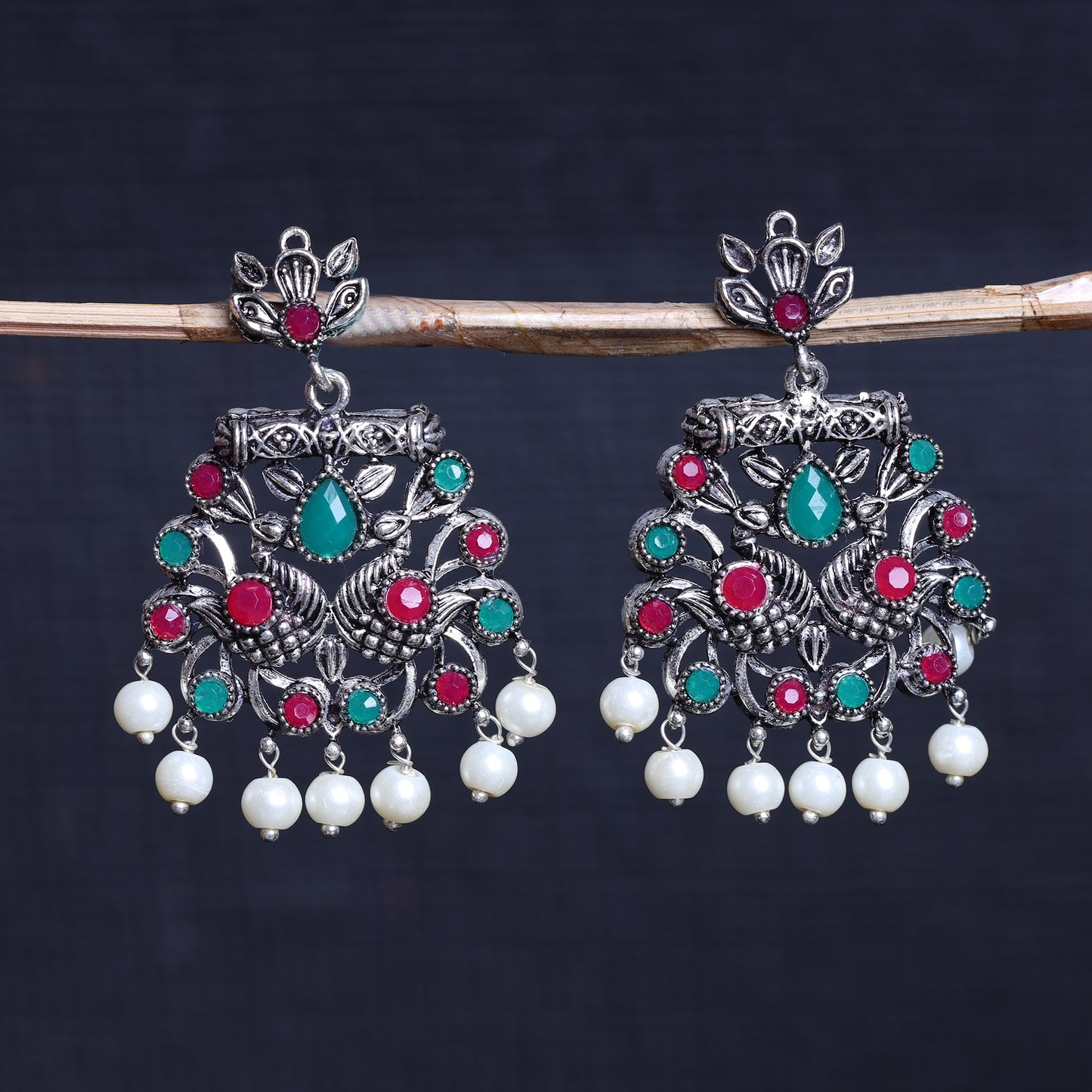 The Cascade Beauty with Pearl Rain- Multicoloured