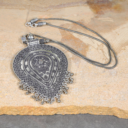 Statement Pendent Chain Set