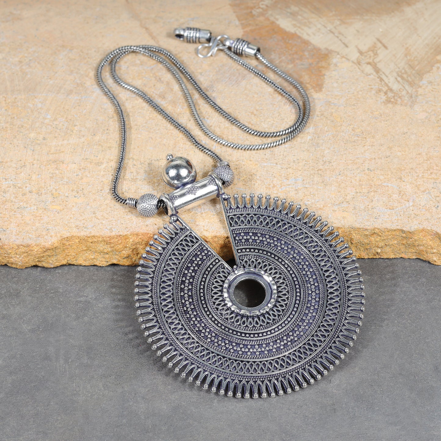 Round Statement Pendent Chain Set